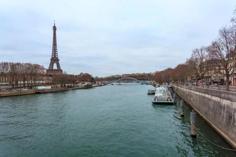 View of Eiffel Tower and sienna river in Paris, France Fotos de archivo
