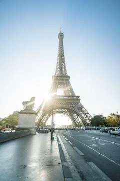 View of Eiffel tower with blue sky, Paris, France Foto stock