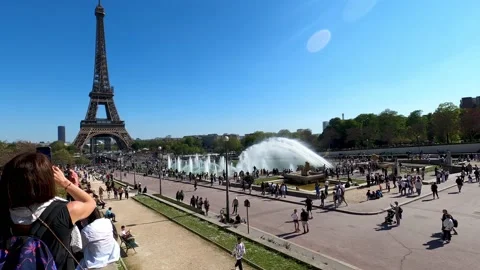 View of Eiffel Tower from the garden of Trocadero in Paris Stock Footage 191986039