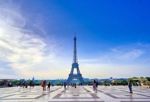 A view of the Eiffel Tower from the Jardins du Trocadero in Paris, France ... Stock-Fotos