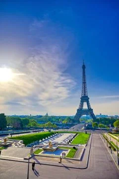 A view of the Eiffel Tower from the Jardins du Trocadero in Paris, France ... Stock Photos