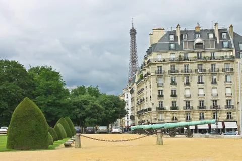 A view of the eiffel tower from les invalides in paris Stock Photos