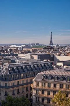  View of the Eiffel Tower from a Rooftop - Paris, France View of the Eiffe... Stock-Fotos