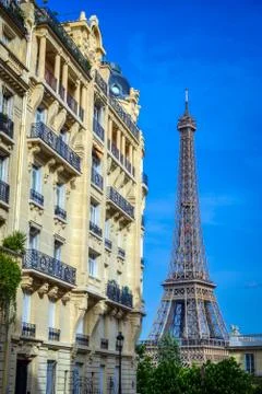 A view of the Eiffel Tower from the streets of Paris, France. Stock Photos