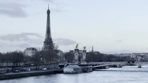View on the Eiffel Tower in Winter with the Seine in the foreground. Stock Footage 231034677