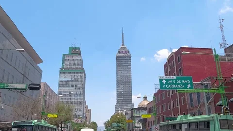 View of the Eje Central avenue in Mexico city. Vidéo 128879896