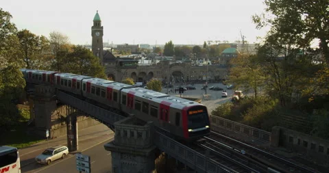 View of Elba river, bruke 3 and a subway train, Bein de St Pauli Stock Footage 228742372
