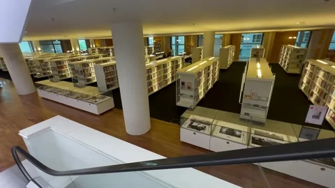 View From The Elevator To The Book Stands In The Library 스톡 동영상 201792188