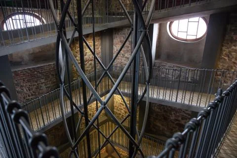 View of elevator shaft and staircase in the Astronomical Clock Tower in Pragu Foto stock