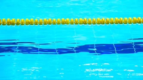 The view of an empty public swimming pool indoors 库存影片 253667668