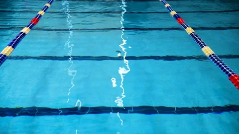The view of an empty public swimming pool indoors 库存影片 271027178