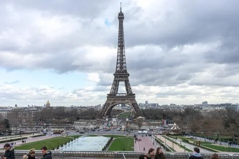 View of the enchanting Eiffel Tower along with the Paris city skyline in France. 스톡 사진