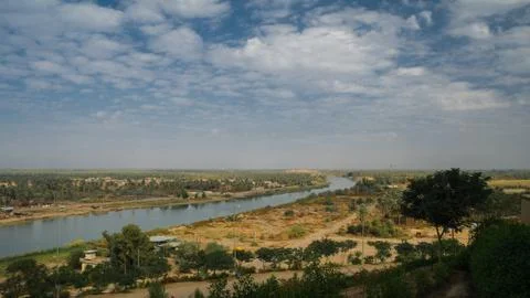 View Euphrates river from former Hussein palace, Hillah, Babyl Iraq Foto stock