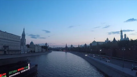 View of evening Moscow Kremlin and the river 스톡 동영상 82369680