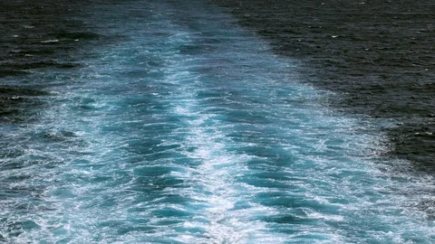View of the ferry's wake from the stern while the vessel is moving Vidéo 105903881