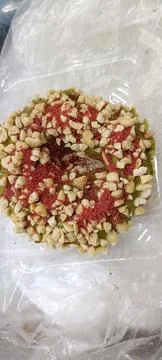 View of fried donuts in small pack Foto stock