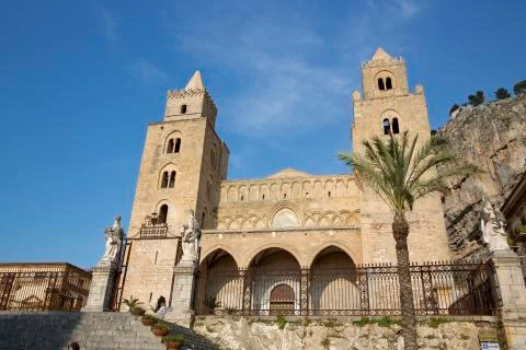 View of the front facade of the Cathedral Basilica of Cefalu, Cefalu, Sicily, Stock Photos
