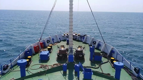 View From Front Of Ship Stockbeeldmateriaal 128641505