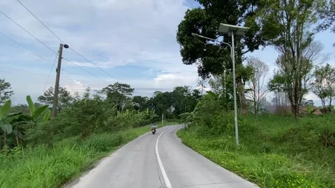 View from the front while riding a motorcycle. Vidéo 346513081