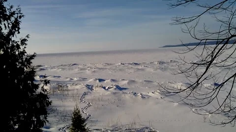 View of frozen bay 스톡 동영상 47559912