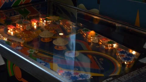View of functioning classic table pinball in museum of old slot-machines. 動画素材 112018718