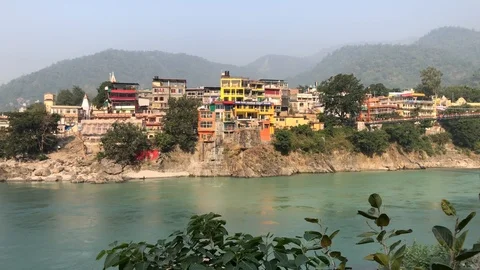 View of the Ganges River and Rishikesh 스톡 동영상 120215277