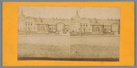 View of a gate from the HÃ tel des Invalides in Paris .. Copyright: xpiema.. 库存照片