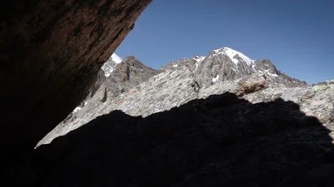 View of the glacial mountains because of the large stone2 스톡 동영상 103967116