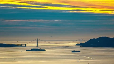 View of Golden Gate Bridge at sunset in San Francisco, United States. Stockbeeldmateriaal 341455019