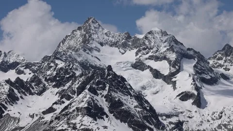 View of Gornergrat mountain peaks in the Swiss Alps, Switzerland. Stock-Footage 342283138