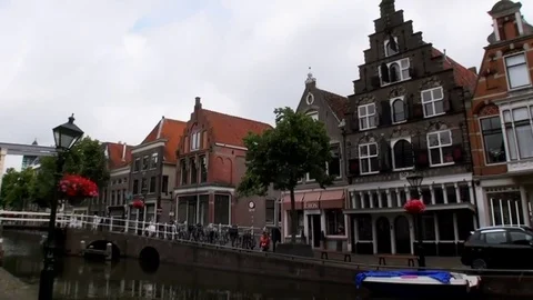 View on the gracht in Alkmaar Video stock 83921504
