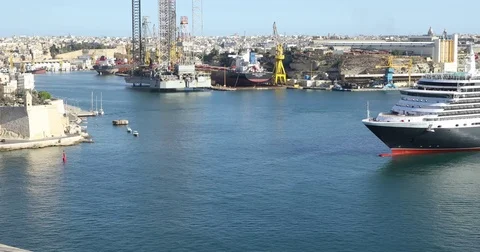 View to Grand Harbor from Upper Barrakka Gardens in Valetta Stock Footage 77862700