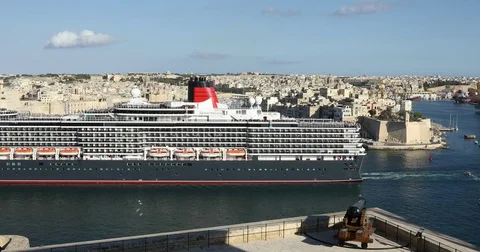 View to Grand Harbor from Upper Barrakka Gardens in Valetta Stock Footage 77862705