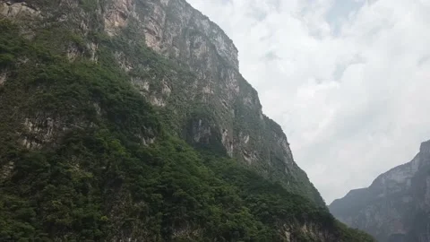View of the green sumidero canyon cloudy sky Video stock 135371704
