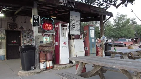 View of Hackberry General Store from the picnic tables in northern Arizona Stock Footage 80106118