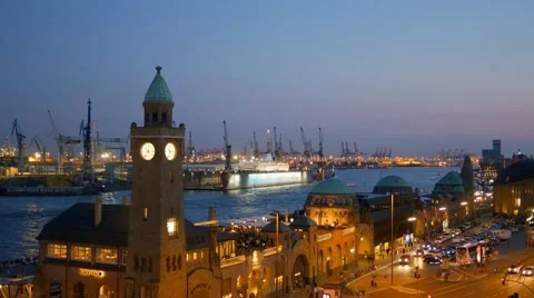 View of the Hamburg harbour after sunset, Germany 库存影片 60076559