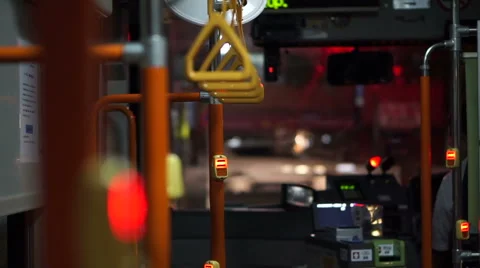 View of handle inside the night city bus public transportation in Asia. Vidéo 68099442