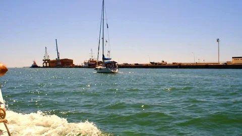 View of a harbor in the Ebro Delta region of Catalonia. Vídeo Stock 100883678