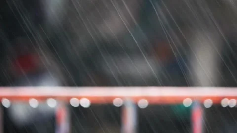 View of heavy rain water flowing down from the roof in rainy season. 4K HD 스톡 동영상 336571734