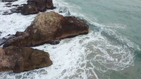 The view from the height of the big waves on the marina beach Video stock 199118349