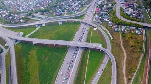 View from the height of the bird flying over the road. Traffic jam. Видео 94913100