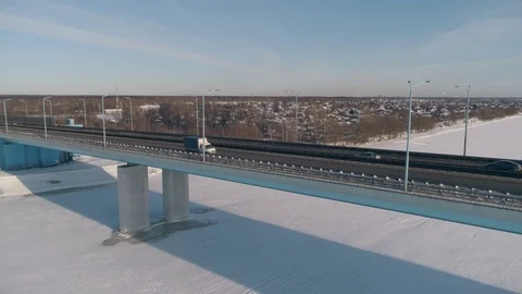 View from the height of the jubilee bridge in Yaroslavl and the traffic junction 스톡 동영상 86898367