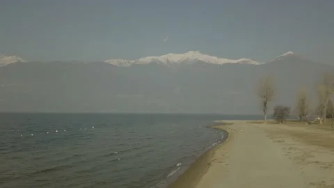 View from a height of a lake in the Alps Vídeo Stock 148158594
