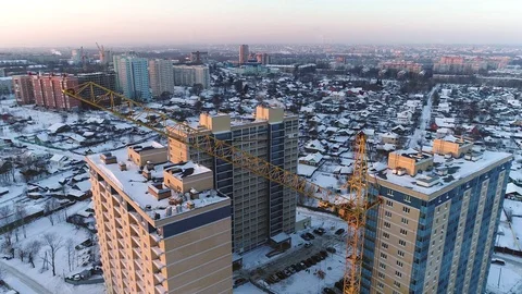 View from height to new buildings and buildings under construction in Yaroslavl 스톡 동영상 85877018