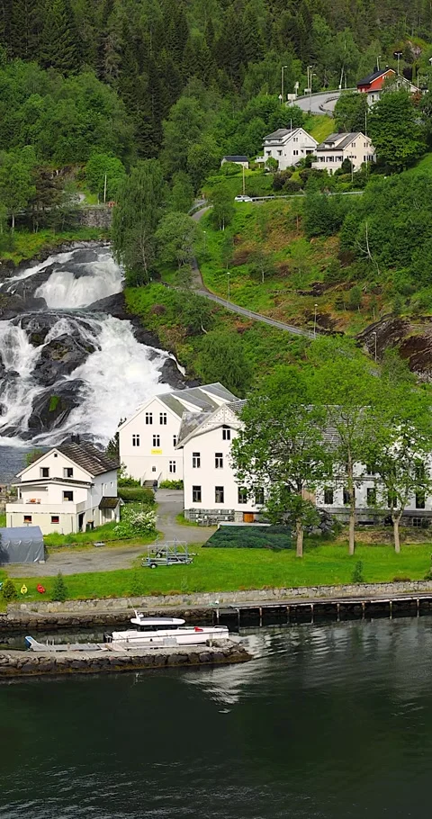 View on Hellesylt village Video stock 312314713