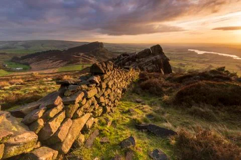 The view of Hen Cloud in winter, Peak District National Park, Staffordshire, Fotos de archivo