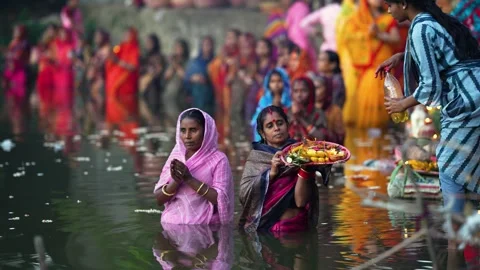View of Hindu devotees performing rituals in Bogura, Bangladesh. 库存影片 334987908