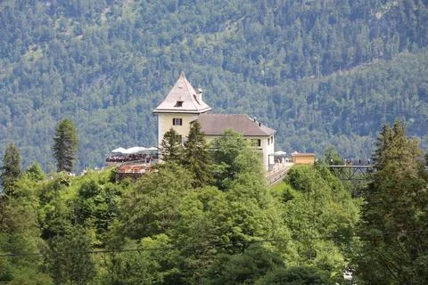 View of a House between trees on a mountain Foto stock