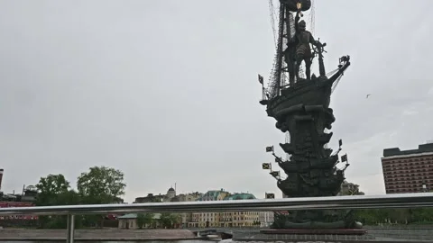 View of huge monument to Peter the first in Moscow Stock Footage 154932353