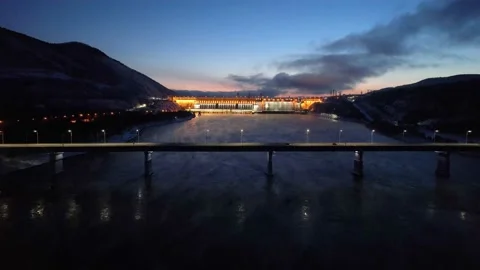 View of the hydroelectric dam on the river 库存影片 170420473